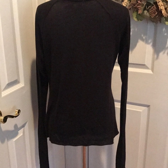 Wildfox black sweater with shiny gold logo - Picture 3 of 3